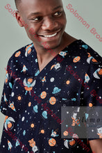 Load image into Gallery viewer, Mens Printed Scrub Top - Solomon Brothers Apparel