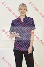 Load image into Gallery viewer, Easy Stretch Ladies Short Sleeve Tunic Daisy Print - Solomon Brothers Apparel