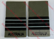 Load image into Gallery viewer, Insignia Squadron Leader Raaf Shoulder
