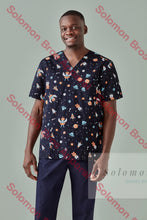 Load image into Gallery viewer, Mens Printed Scrub Top - Solomon Brothers Apparel
