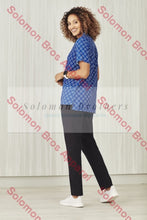 Load image into Gallery viewer, Easy Stretch Ladies Short Sleeve Tunic Daisy Print - Solomon Brothers Apparel
