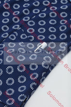 Load image into Gallery viewer, Easy Stretch Ladies Short Sleeve Tunic Daisy Print - Solomon Brothers Apparel

