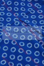 Load image into Gallery viewer, Easy Stretch Ladies Short Sleeve Tunic Daisy Print - Solomon Brothers Apparel
