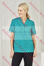 Load image into Gallery viewer, Easy Stretch Ladies Short Sleeve Tunic Daisy Print - Solomon Brothers Apparel
