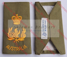 Load image into Gallery viewer, Insignia Governor General Army Shoulder
